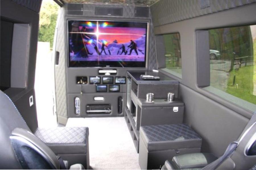 Интерьер Volkswagen Crafter The Mystery Machine 2012 года  (фото 7 из 19)